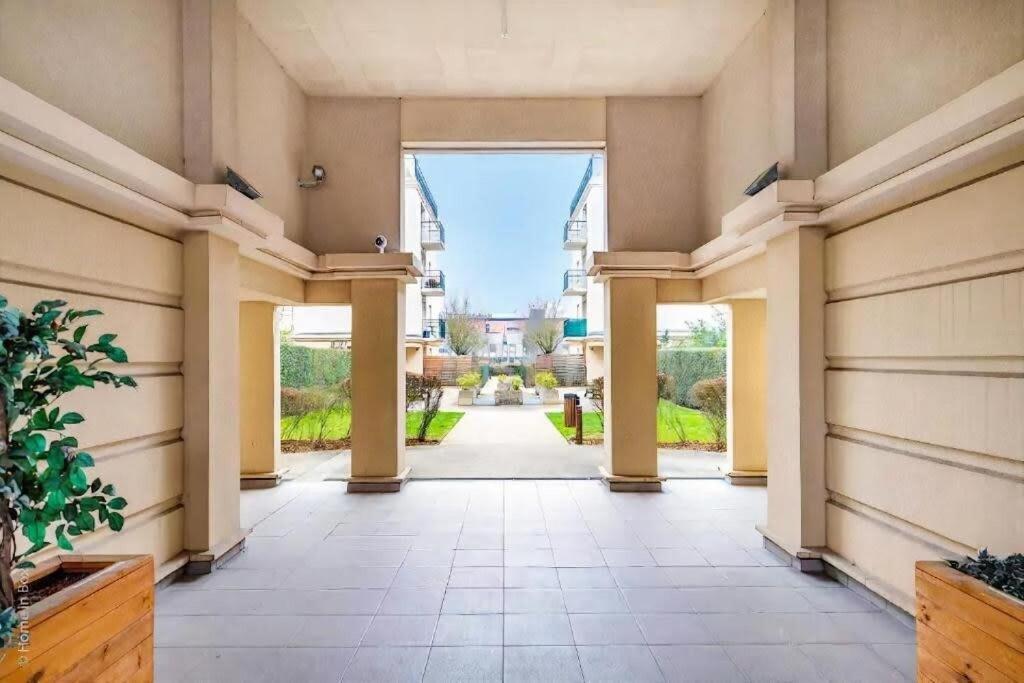 S10 Disney Shopping Center Serris Exterior foto